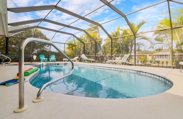 This house is a 3 bedroom(s), 2 bathrooms, located in Rotonda West, FL.