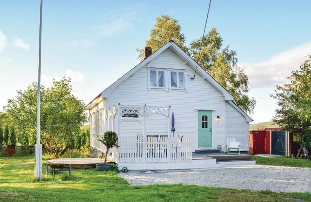 This is a charming cottage on a beautiful large plot surrounded by beautiful nature.