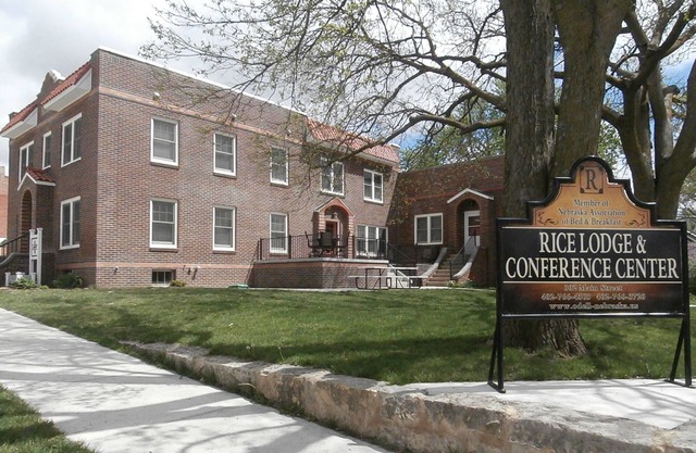 This is your 'home away from home'!10 bedrooms,11 baths! MUST call to reserve!