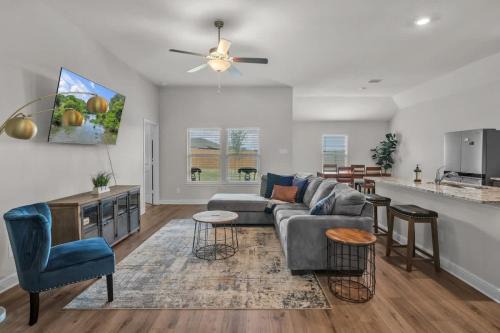 Thorpe Hollow BRAND NEW 4 BR Home in Converse