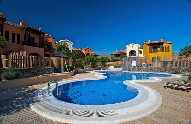 Three-bedroom villa 180 m2 with garden&pool&garage