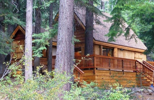 Three Bears Cabin: Dog Friendly-Hot Tub-2.5Bed/1BA