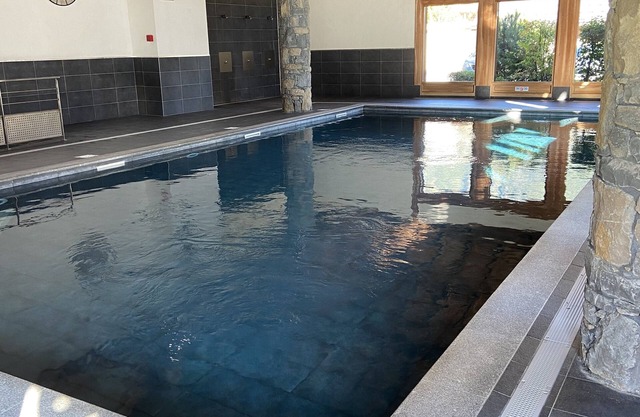 Three bedroom 2nd floor apartment with swimming pool, Samoëns, Grand Massif