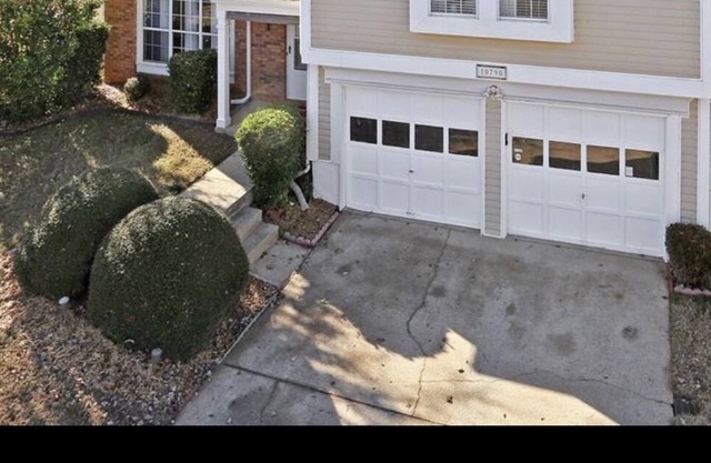 Three Bedroom Alpharetta House
