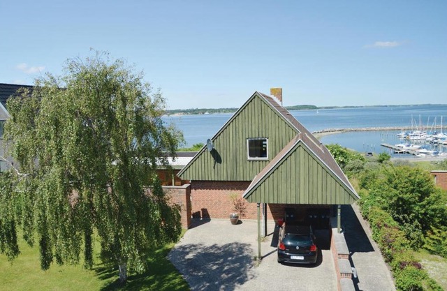 Three-Bedroom Holiday Home in Farso