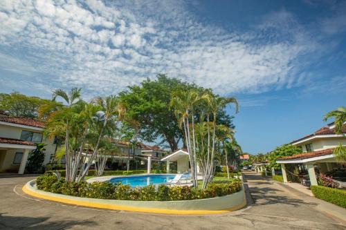 Three Bedroom Sunny Townhome