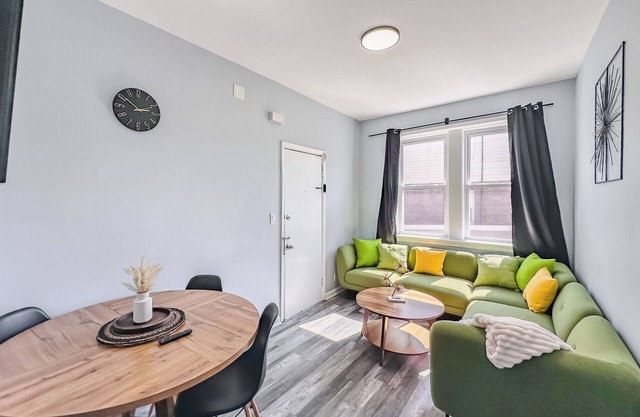 Three BR in Lodi Pet Friendly w/Laundry & Parking