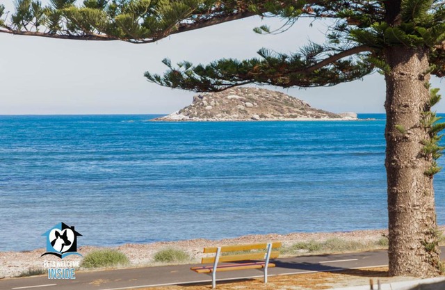 Three Level Esplanade Magic with Stunning Views