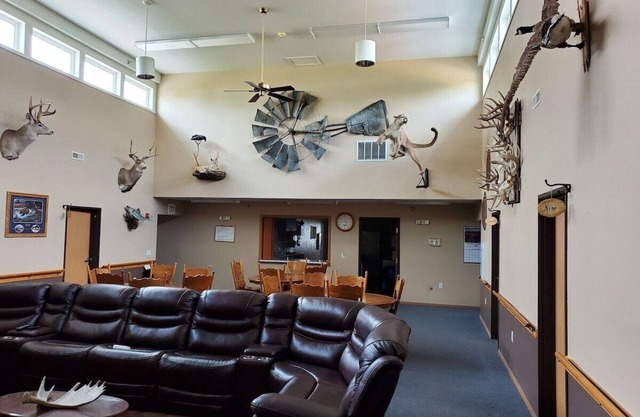 Three Rivers Lodge Room #11