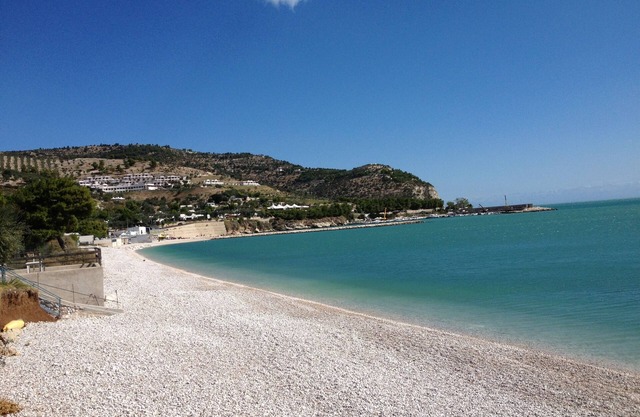 Three-room apartment for 4 people surrounded by nature 40 meters from the Gargano sea