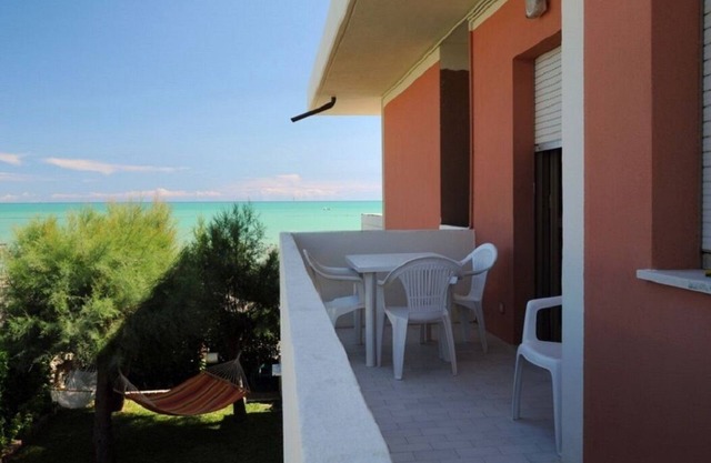 Three-room apartment in a quiet area and on the sea