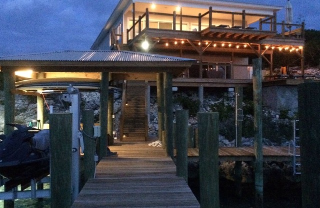 Thunderball Point.Luxury 5BR,4 Bath. Oceanfront Home in Staniel Cay.