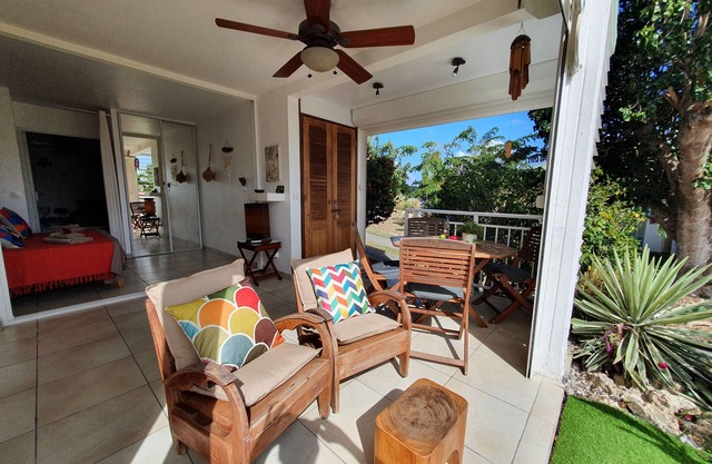 Ti Cocoon 881 Anse des Rochers DRC sea view 2 bedrooms 4 people wifi Water tank