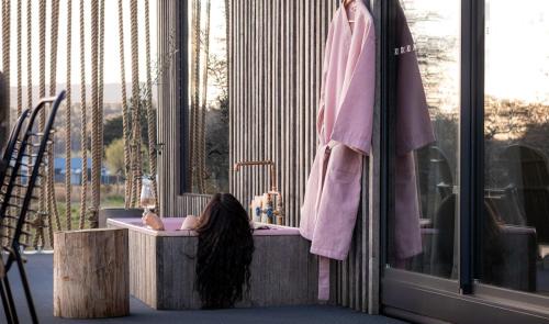 Tiers Rest - Romantic Bath & Fire Retreat on Cradle Mtn Way