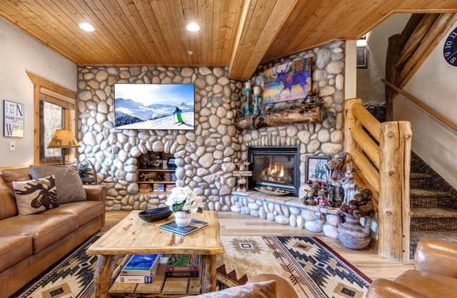 Timber Wolf Lodge 3 Bedrooms TWL-5B by KBM
