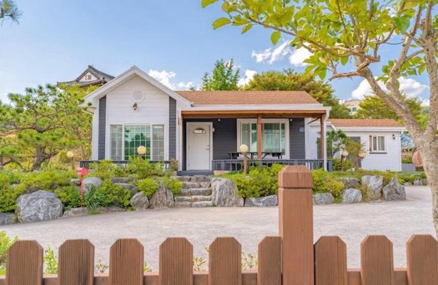 Tinkerbell detached house