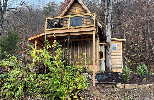 Tiny cabin within 10 minutes of the Red River Gorge