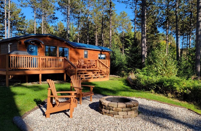 Tiny Country Cabin w/ private deck & firepit -- 5 min to Titus Ski!!