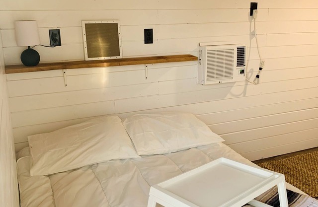 Tiny, cozy Southern Illinois getaway