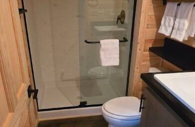 Tiny Home King Room #9B
