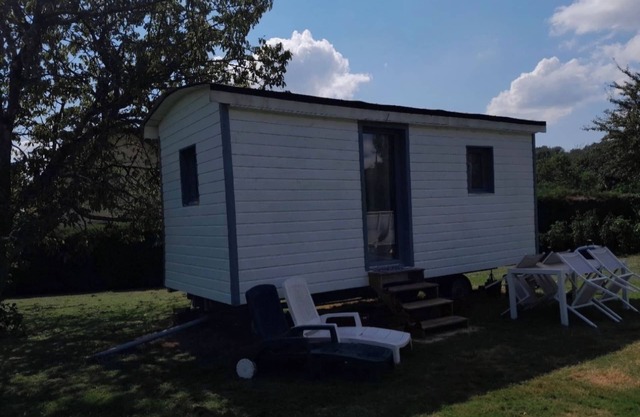 Tiny house with swimming pool
