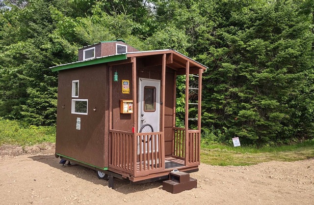 Tiny Tiny Caboose Cabin Replica