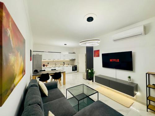 Tirana - GGpremiumstays deluxe ApartHotel - 2 double bedrooms luxury apartment with balcony