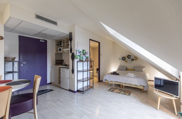 TITHOME 3 - Grand studio, bus, gare, centre ville, sanctuaire