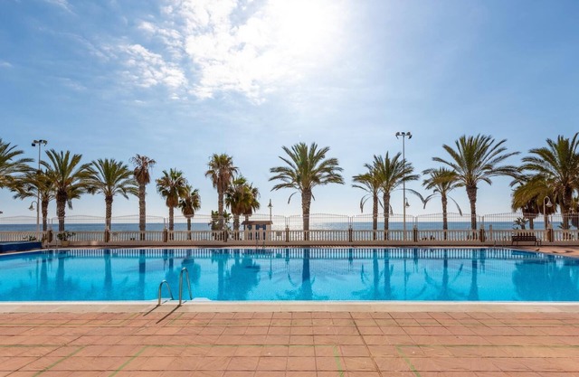 To 50 mts beach blue flag, sea views, pools, tenis, internet, A.C. easy parking