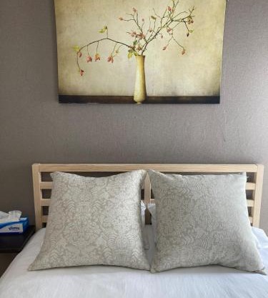 Tokyo Disney Resort 3 minutes by train, along Symbol Road, and plenty of commercial facilities!Free wifi, double bed