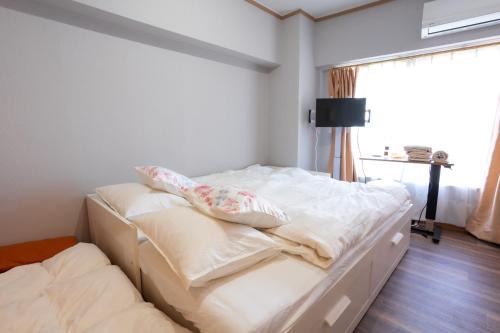 Tokyo Yamate line Takadanobaba station one room partment