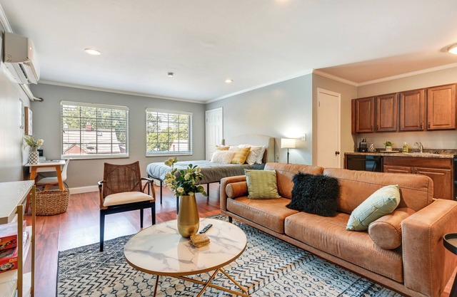 Toledo Vacation Rental ~ 5 Mi to Downtown!