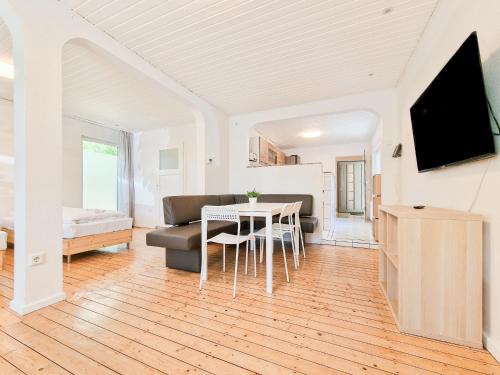 Tolstov Apartments - 3 Room Apartments with Garden - 20 Min Messe DUS & Airport DUS