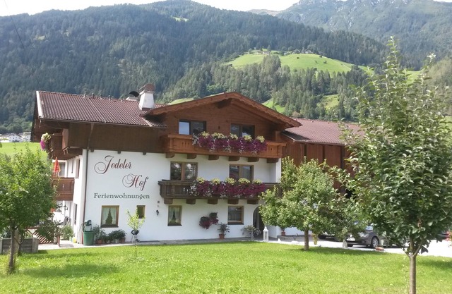 Top 1 or 2 incl. STUBAI SUPER SUMMER CARD