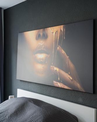 TOP 2 Zimmer Altbauwohnung in Kiel Mitte 24-7 Check In
