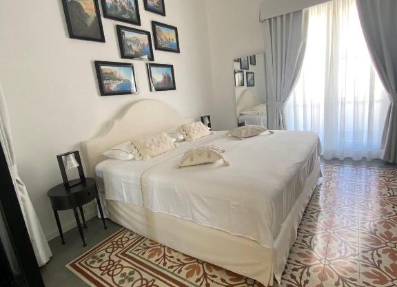 Top Central Suite