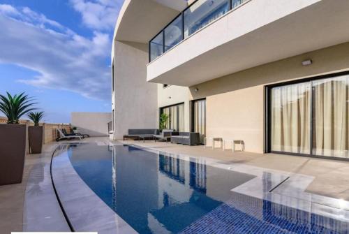 Top-Class Luxury Villa Bsamim with Full Sea View Heated Pool !