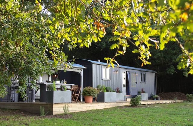 Top Farm Shepherds Lodge, nestled in a peaceful farm in Marsham, North Norfolk