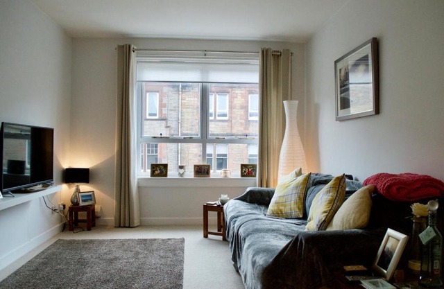 Top Floor 2 Bedroom Flat In Edinburgh