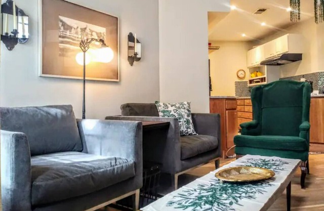Top Floor. Cathedral Ceilings, Excellent Wi-FI - 20% off for 30 days
