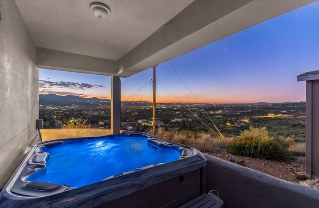 Top of the Mountain Home w/Hot Tub, Gym & Sauna!