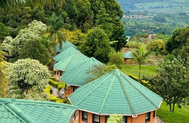 Top of the World Lodges Fort Portal