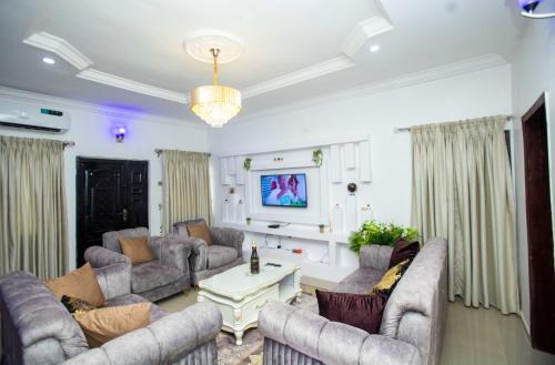 Topfun Apartment