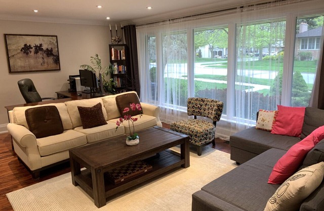 Toronto Charming 3 Bedrooms House Close to Airport