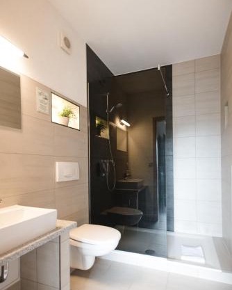 Toschis Station-Motel-Wirtshaus-an der Autobahn-Bowling