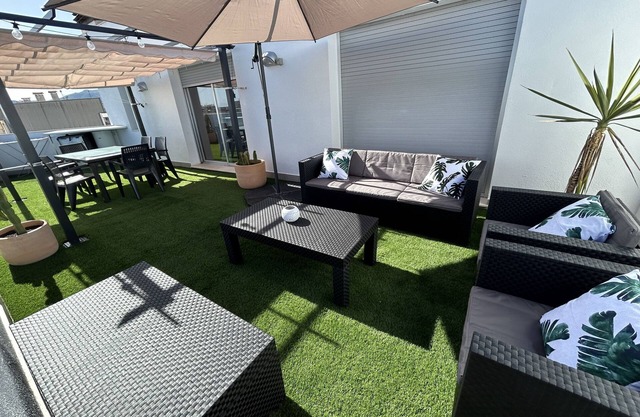 Tourist and vacation apartment. Lo balconet del Delta.
