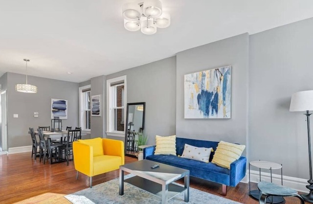 Tower Grove | Sleeps 9 | Townhome