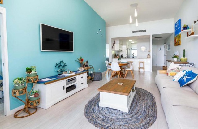 Town Centre & Beach At Your Door Step