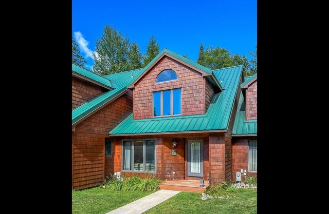 Townhome B2 - 4th Lake