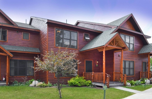 Townhome E2 - 4th Lake